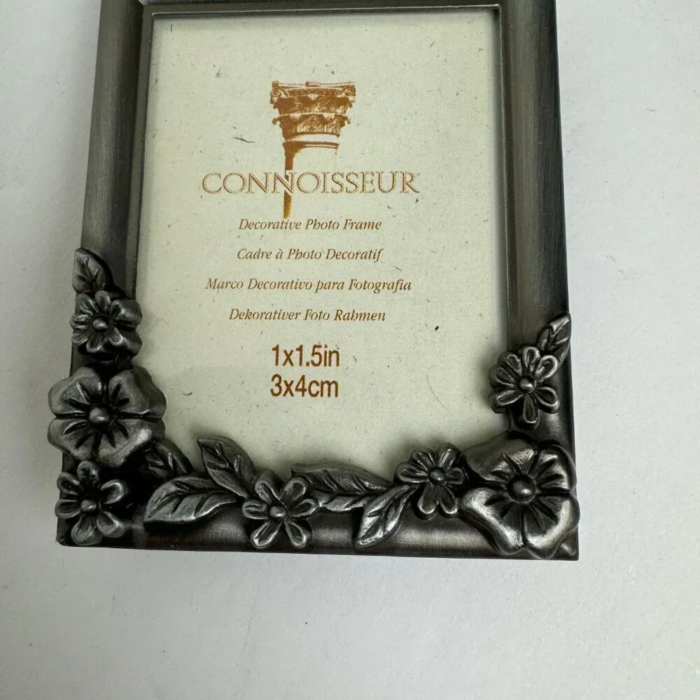 Set of 2 Miniature Metal  Picture Photo Frame Art Nouveau Flowers